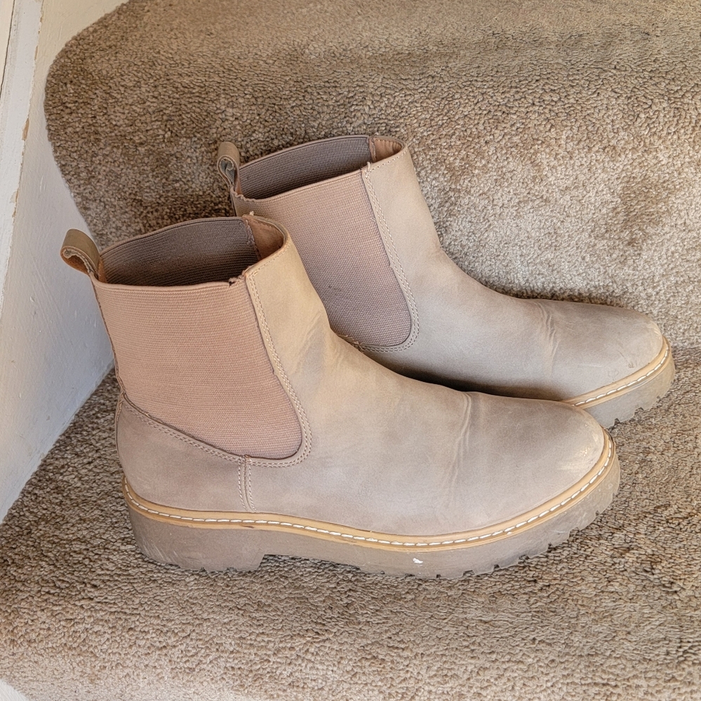 Women's Tan Ankle Chealse Boots